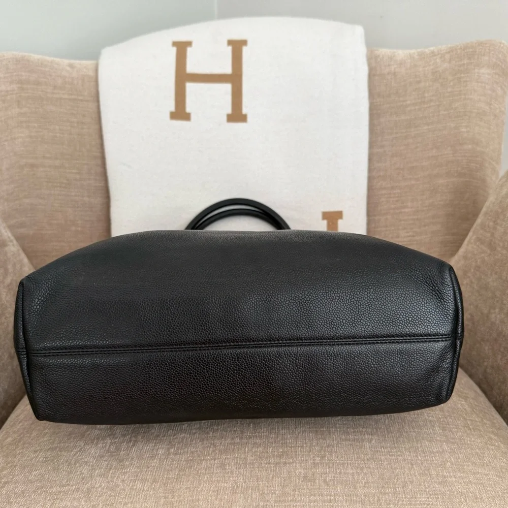 Authentic Chanel Caviar leather CC Timeless Tote Bag black leather medium